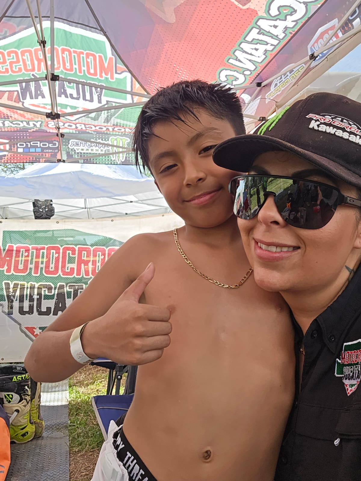 Motocross Yucatán - momento de equipo